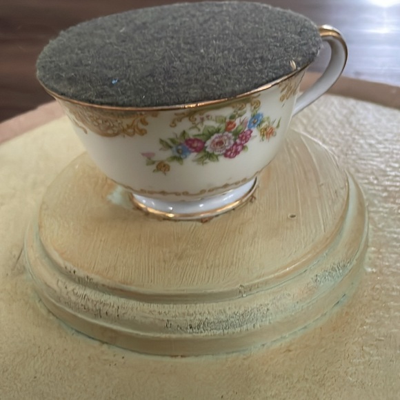 Ceramic Cake Stands Size 12” Diameter & 5” High - Picture 2 of 3